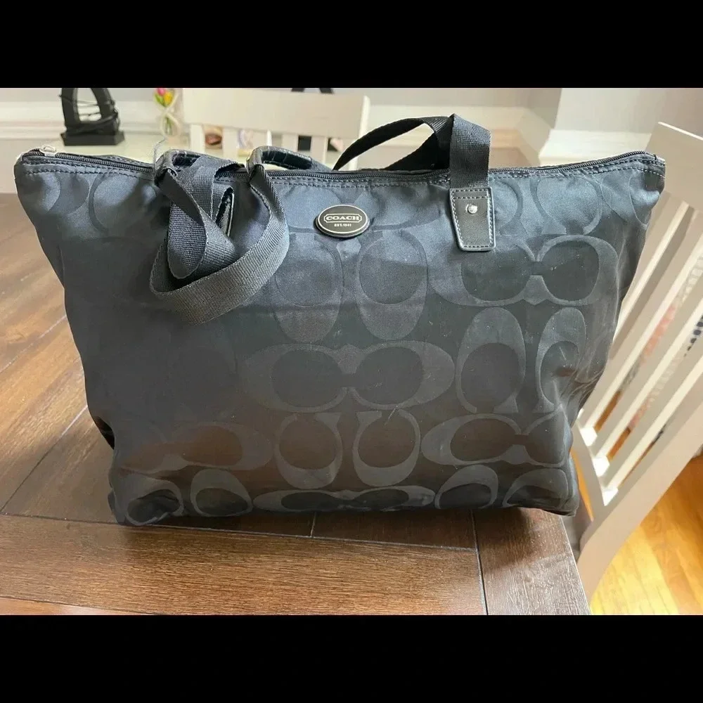Coach logo tote bag